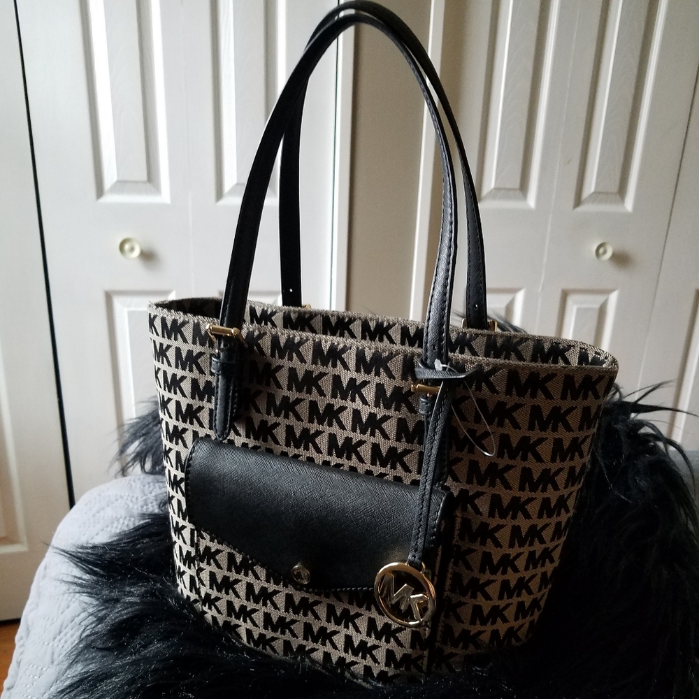 Purse - Picture 3 of 4